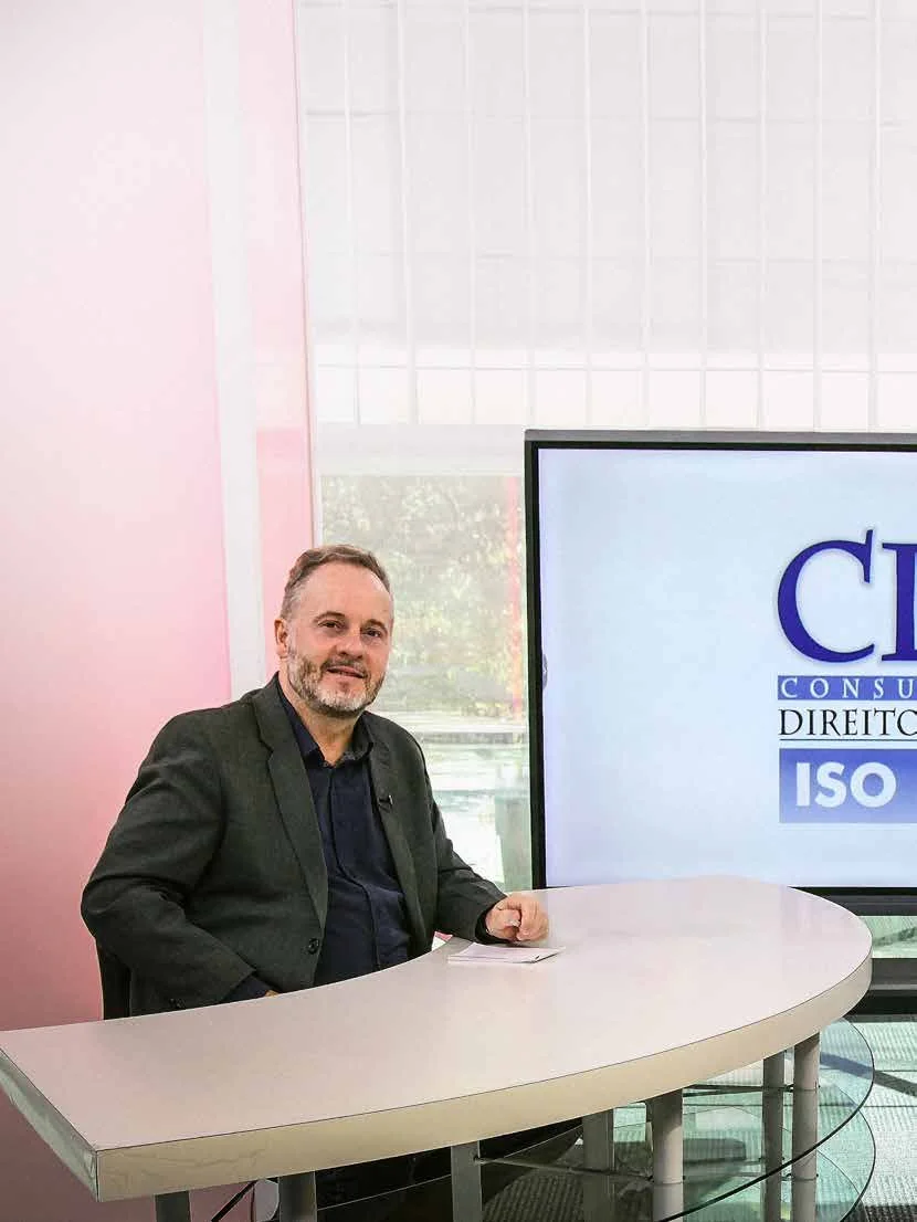 Nelcir André Varnier durante entrevista ao programa Em Evidência na TV.