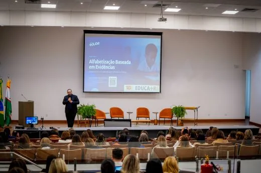 Gestores de 43 municípios recebem mentoria do TCE-RS sobre alfabetização baseada em evidências