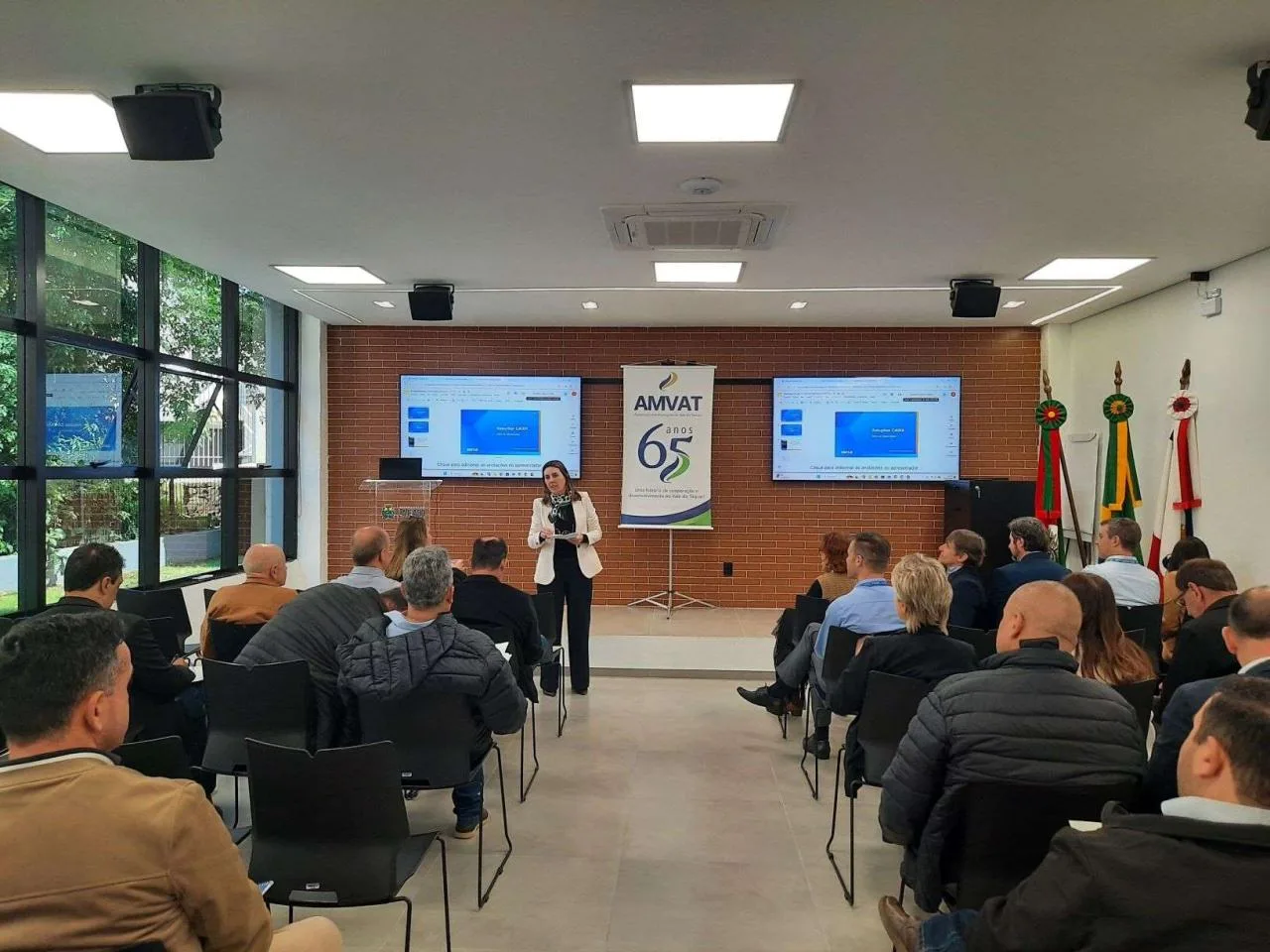 AMVAT debate Plano de Adaptação Climática e projetos estruturantes para o Vale do Taquari